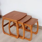 Tables gigognes en teck éditées par Nathan, années 60