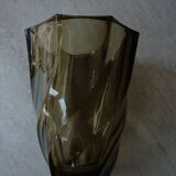 Vase en verre fumé foncé vintage