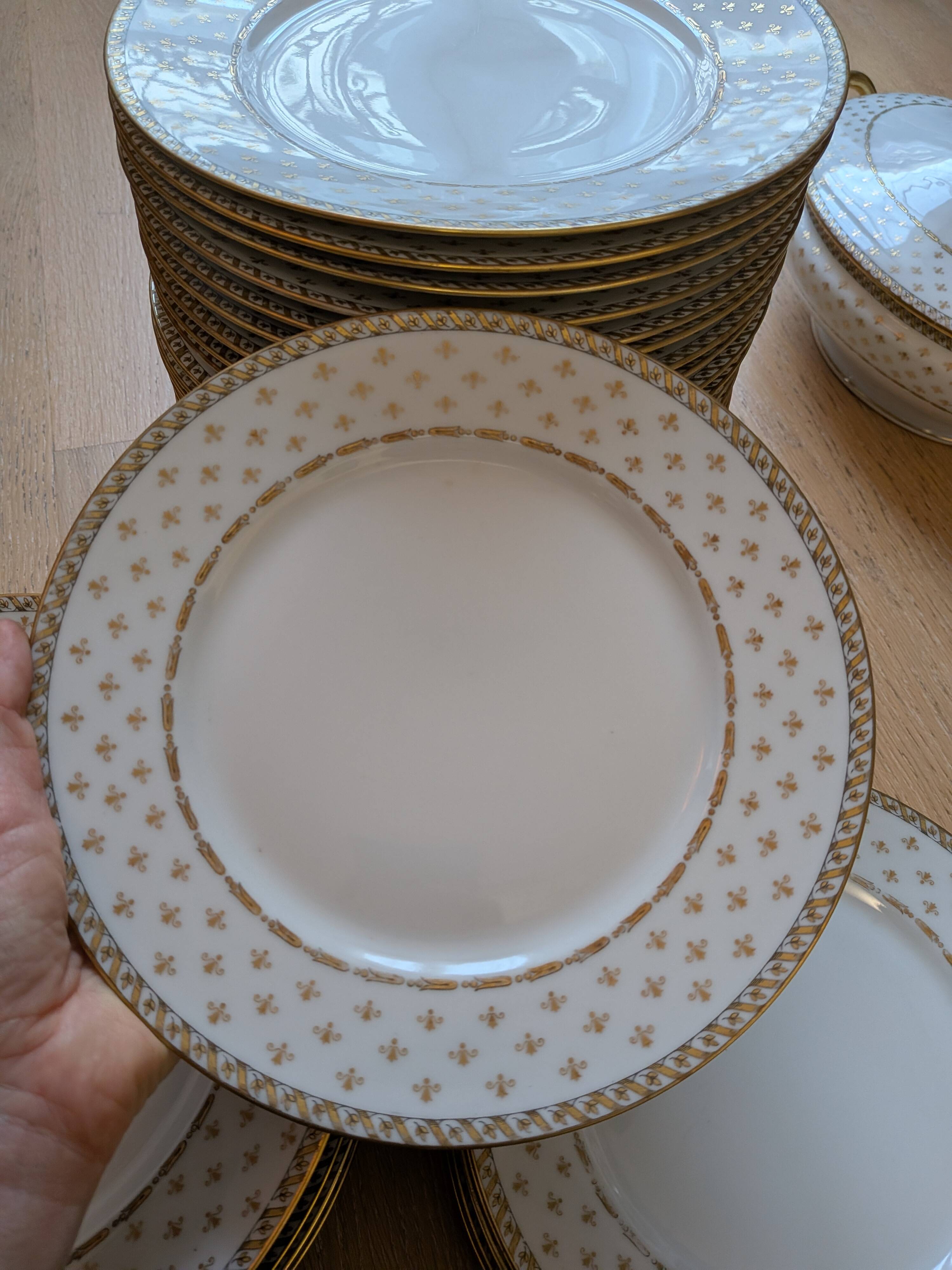 10 assiettes à dessert dorées en porcelaine de Limoges, Dupont Desfontaines