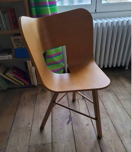 Tria wood chair