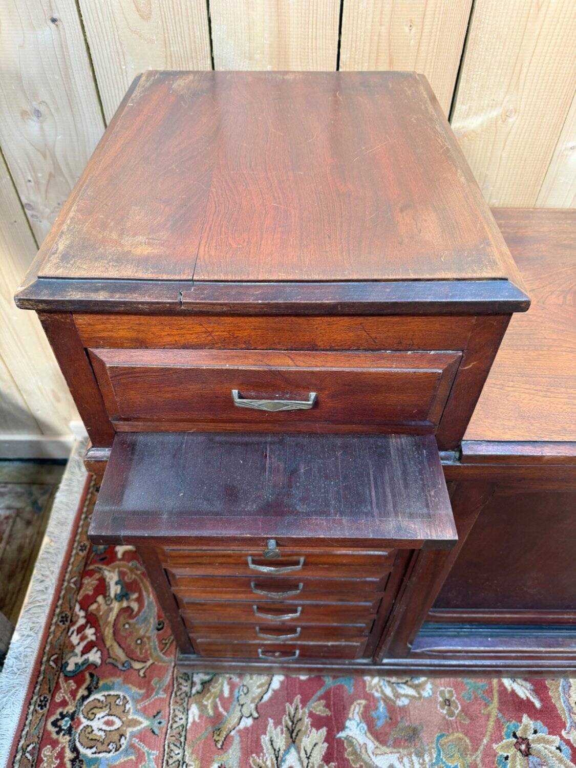 Art Deco trade counter – Display case and drawers – Stained mahogany wood – A
