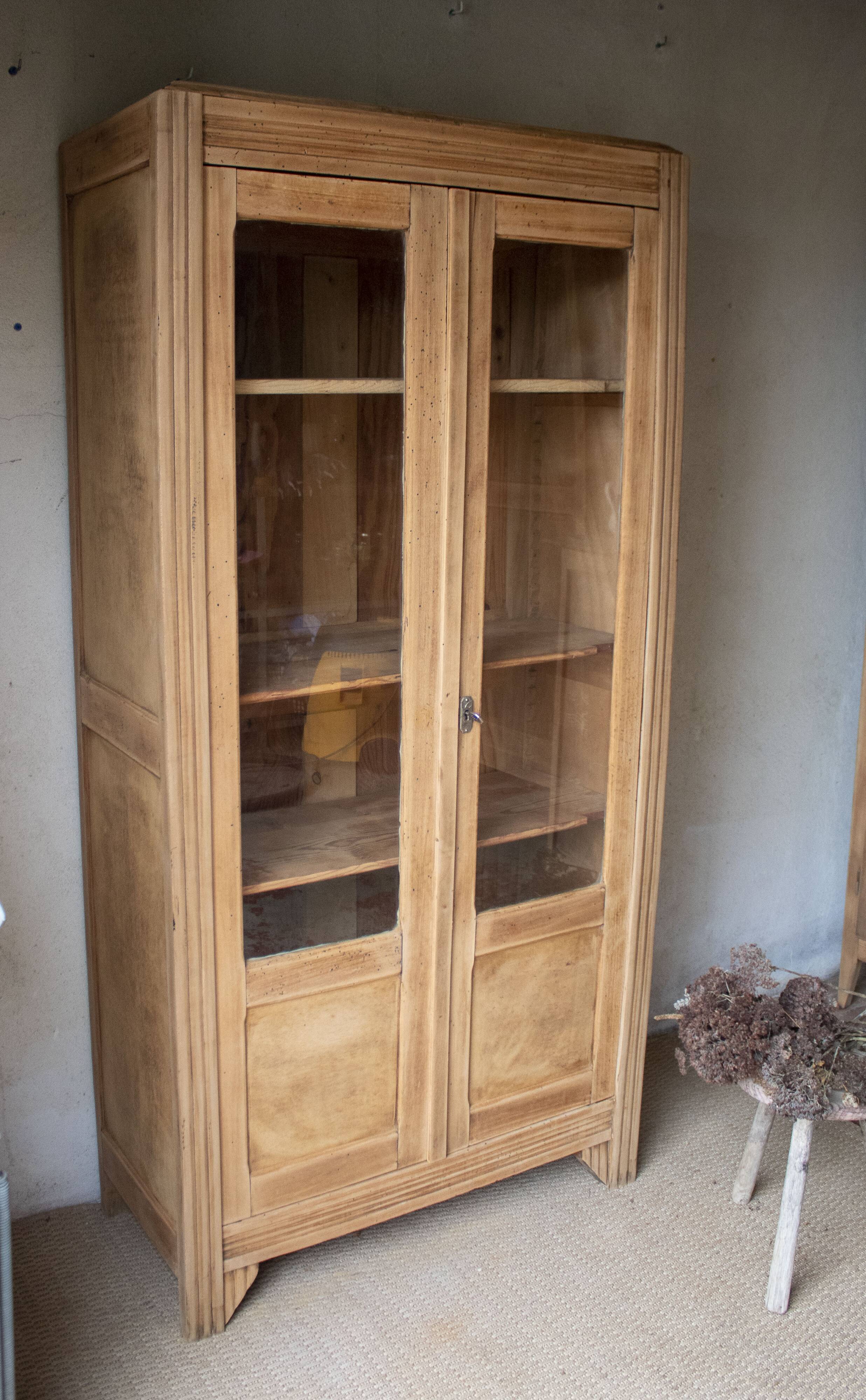 PARISIAN GLASS CABINET 1960