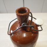 Bouteille ancienne en grès