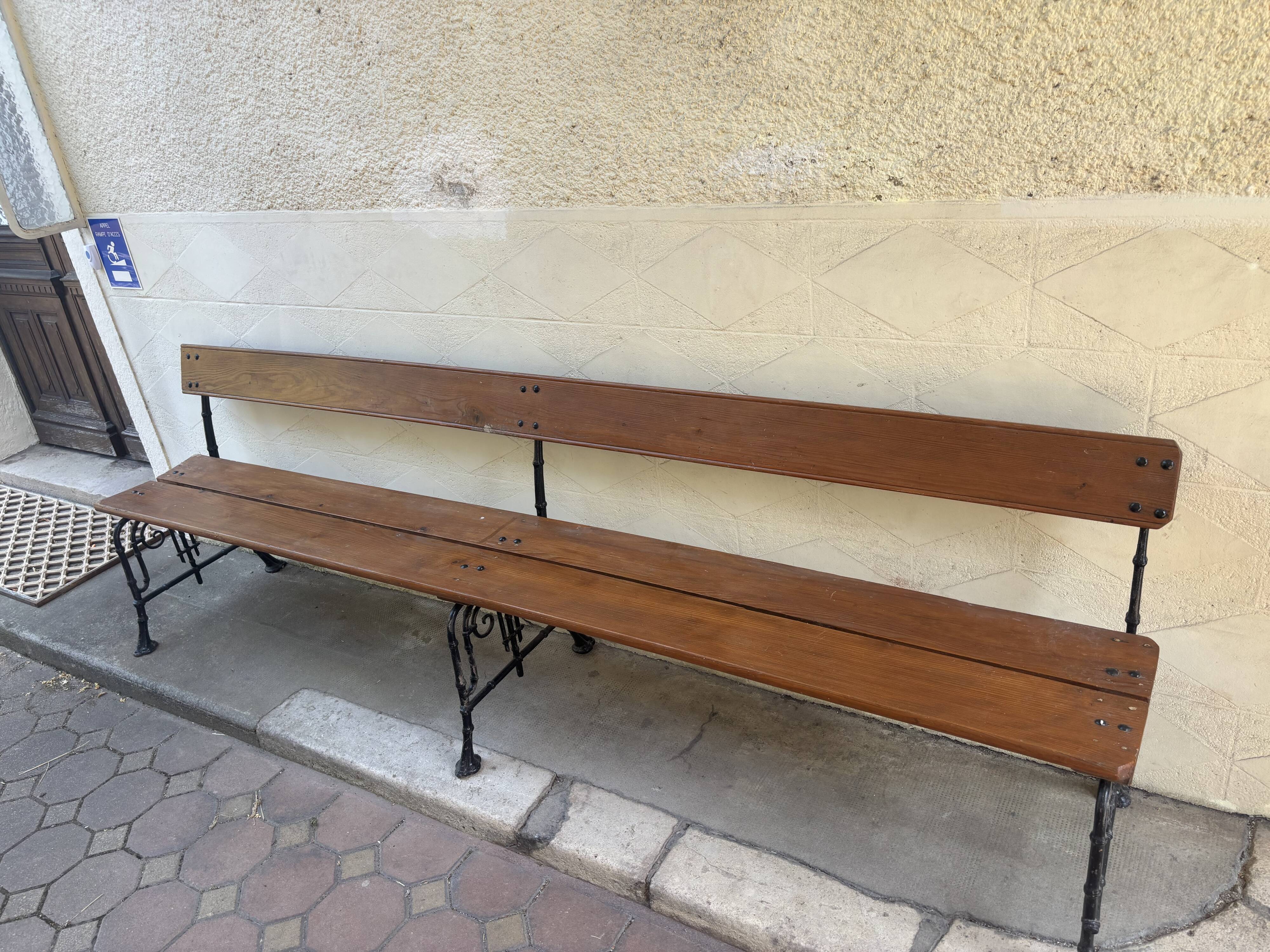 Très grand banc en fonte
