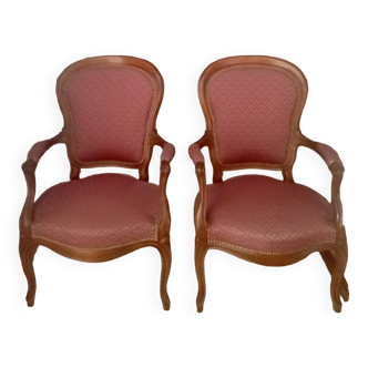 Lot de deux fauteuils Voltaire de style Louis Philippe, en très bon état