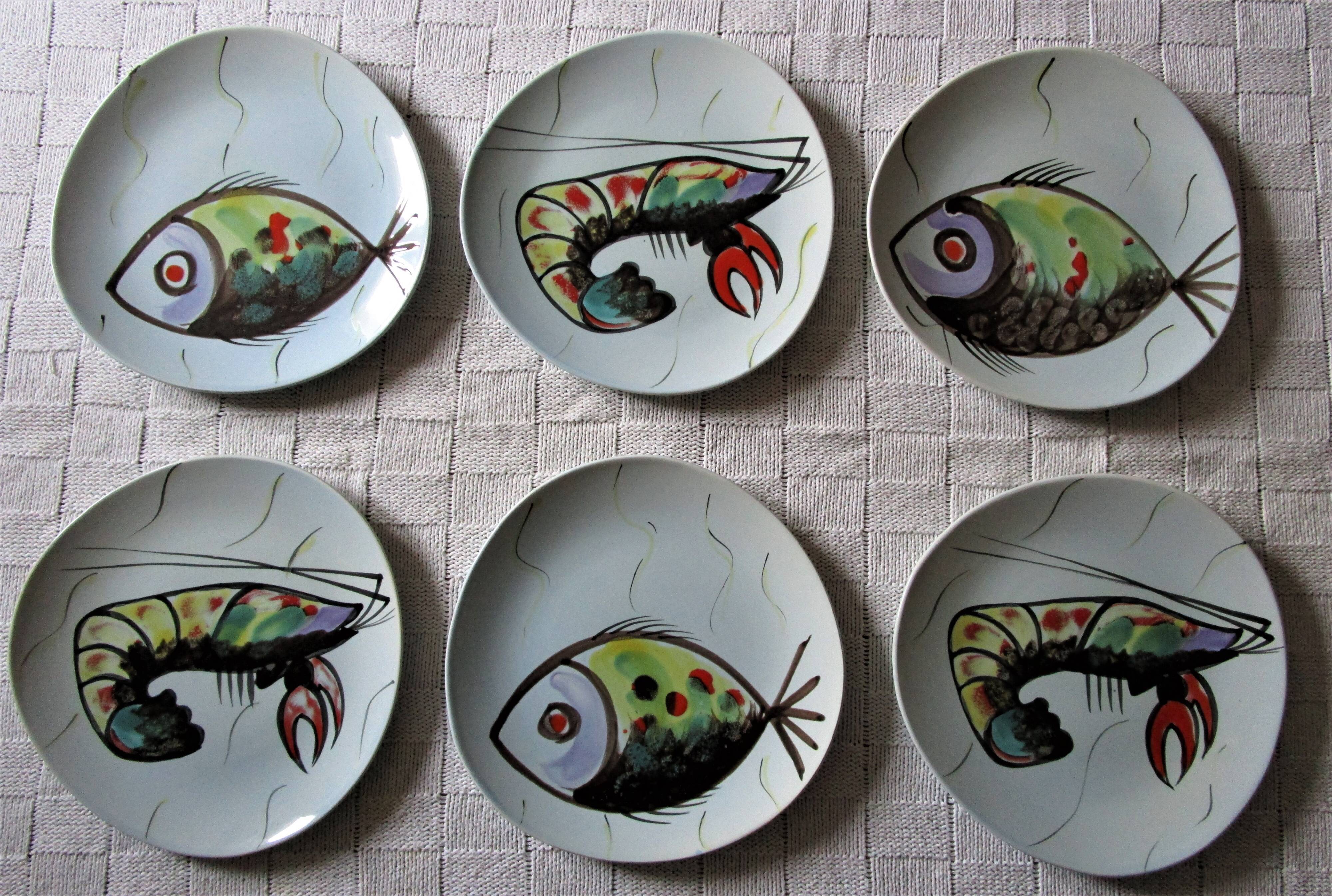 Six Pornic plates with fish and crayfish