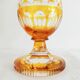 Vase verre doublé jaune fleurs incisées