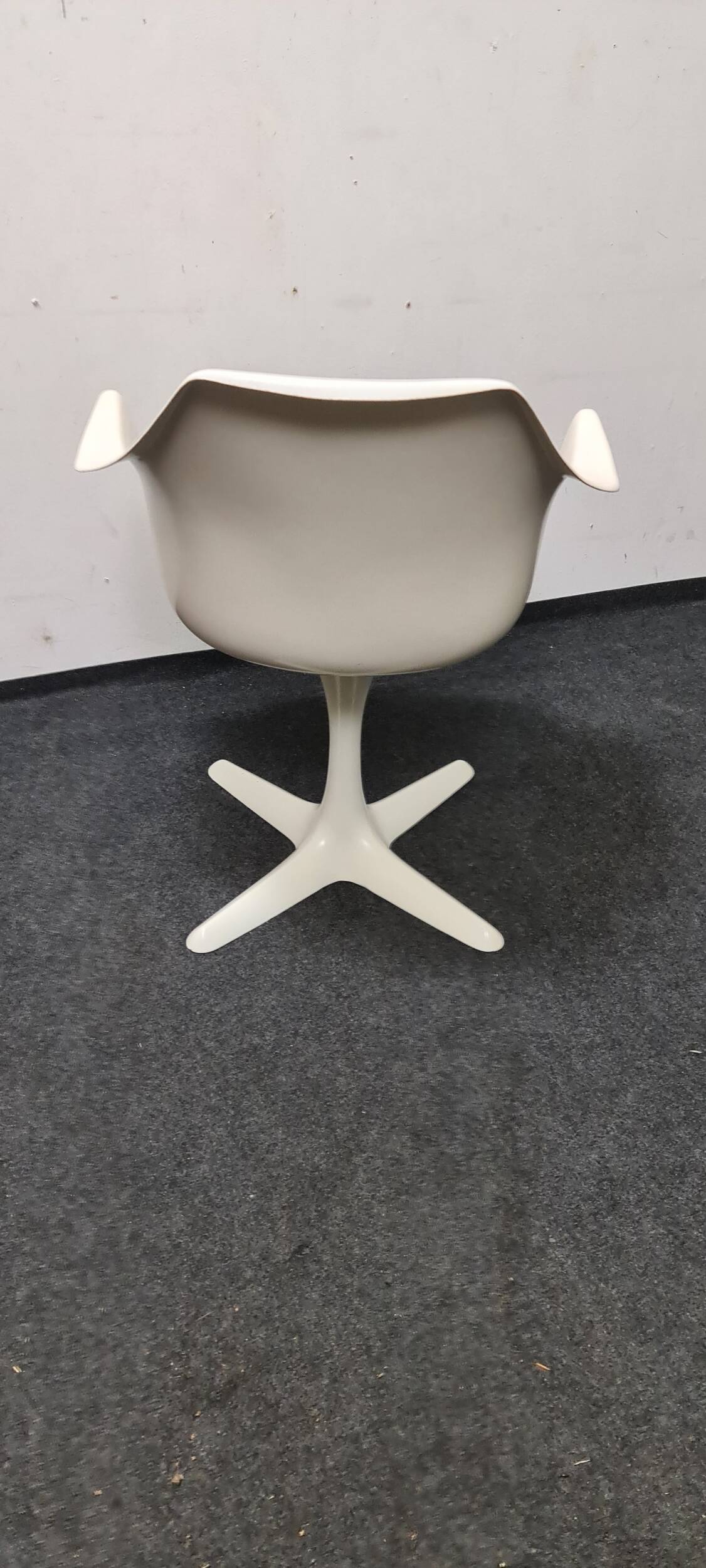Vintage fiberglass swivel chair by Maurice Burke for Akana