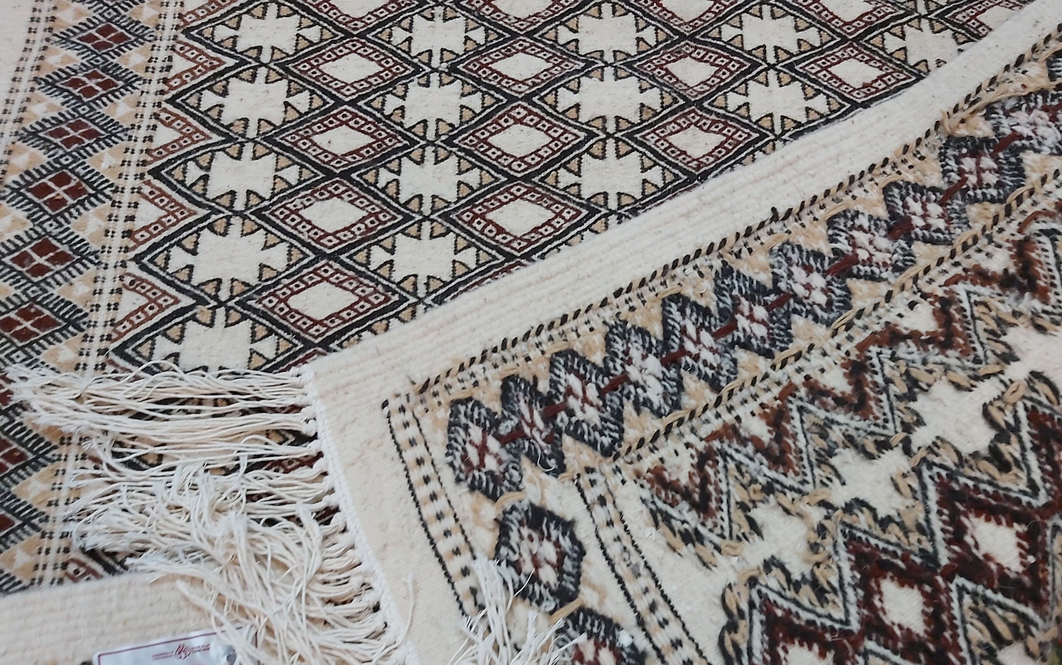 Traditional beige white and Berber brown carpet 206x133cm