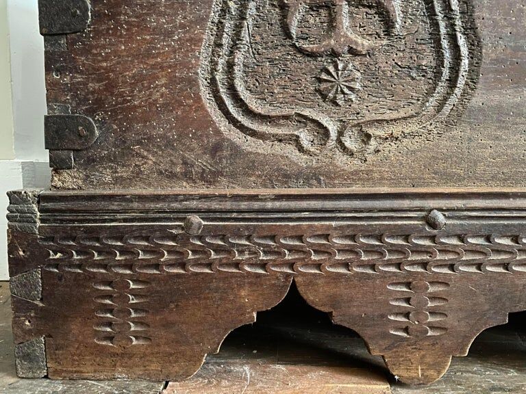 Wedding chest, coat of arms motifs, circa 1600