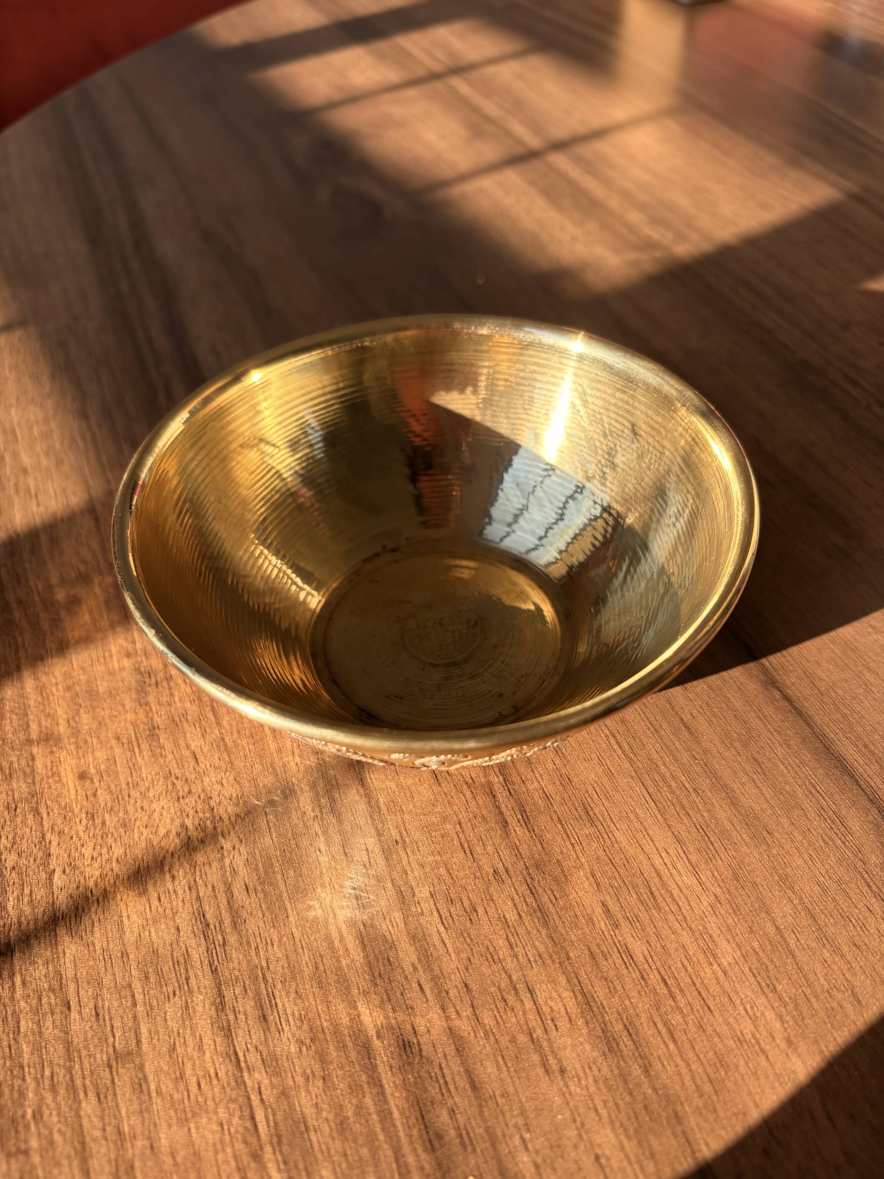 Boîte et bol vintage en laiton gravé – Art islamique damascène