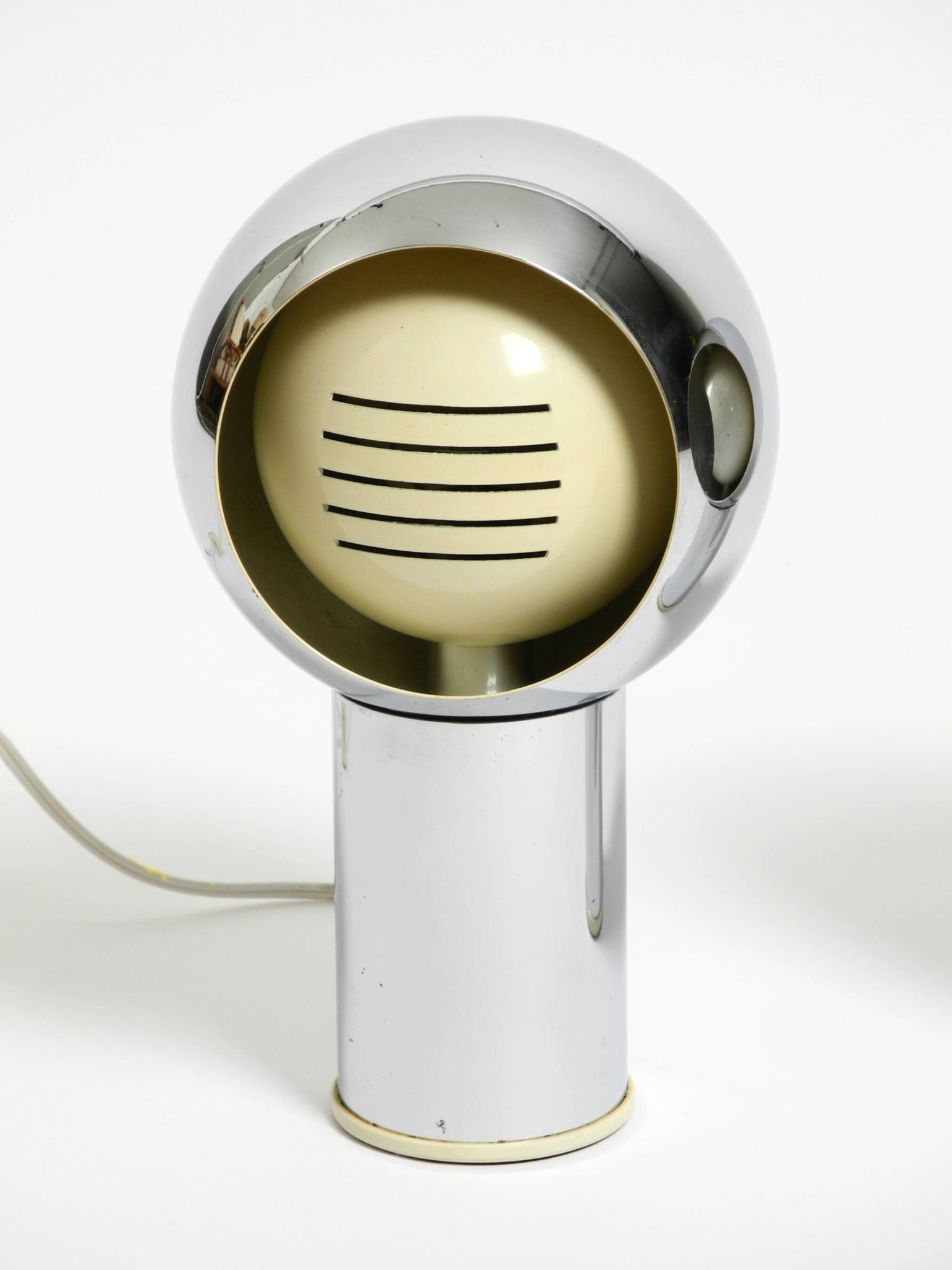 Pair of large Mid Century Space Age chrome table lamps - Made in Italy