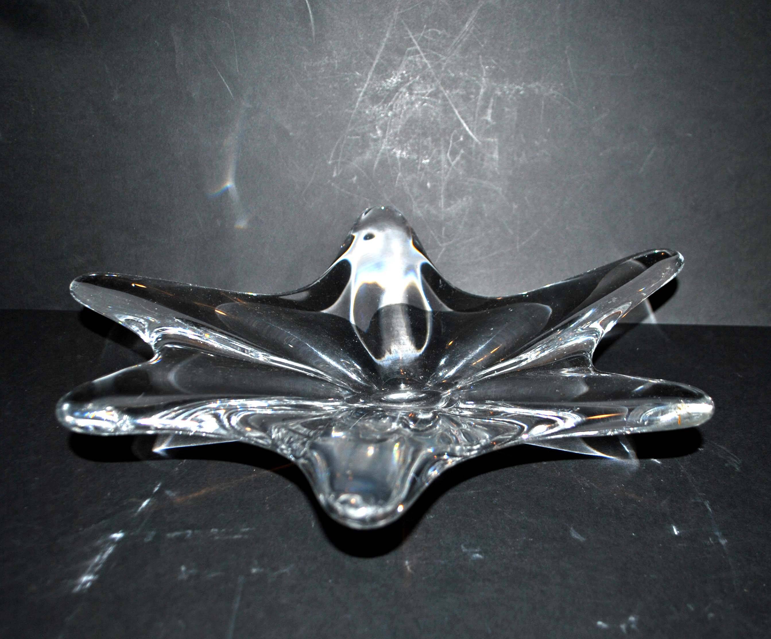 Baccarat splash star pocket bowl in molded crystal design 1950-1960
