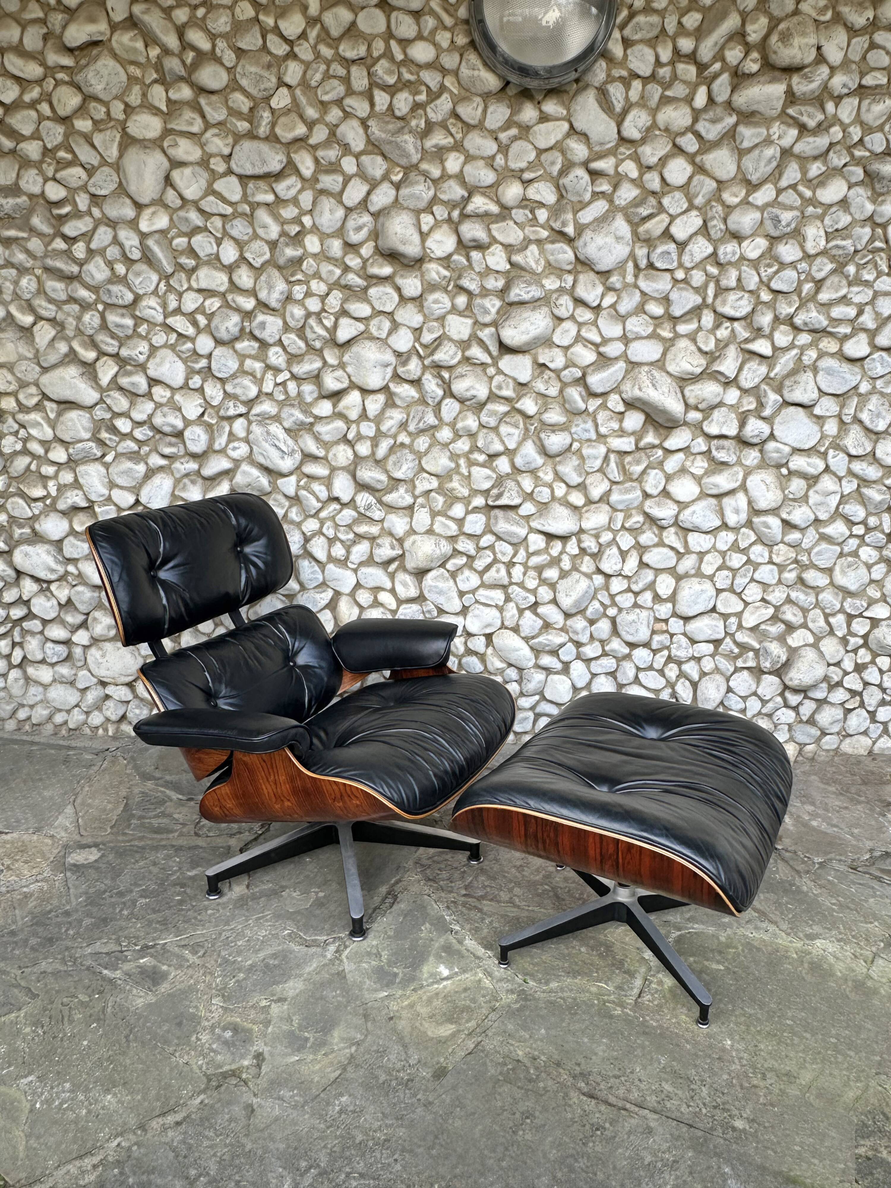 Fauteuil Lounge et ottoman Herman Miller Charles & Ray Eames, palissandre