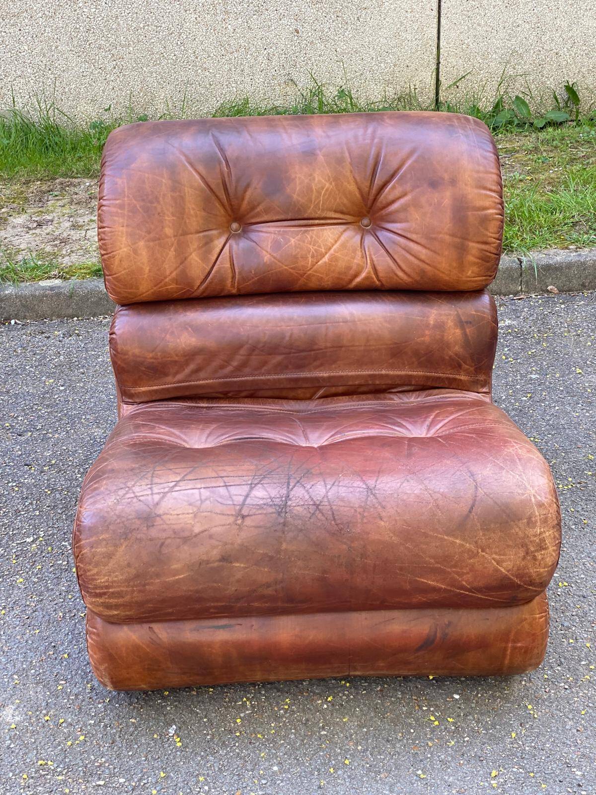 Modular brown leather canapé from Cognac, Italy, 1970.