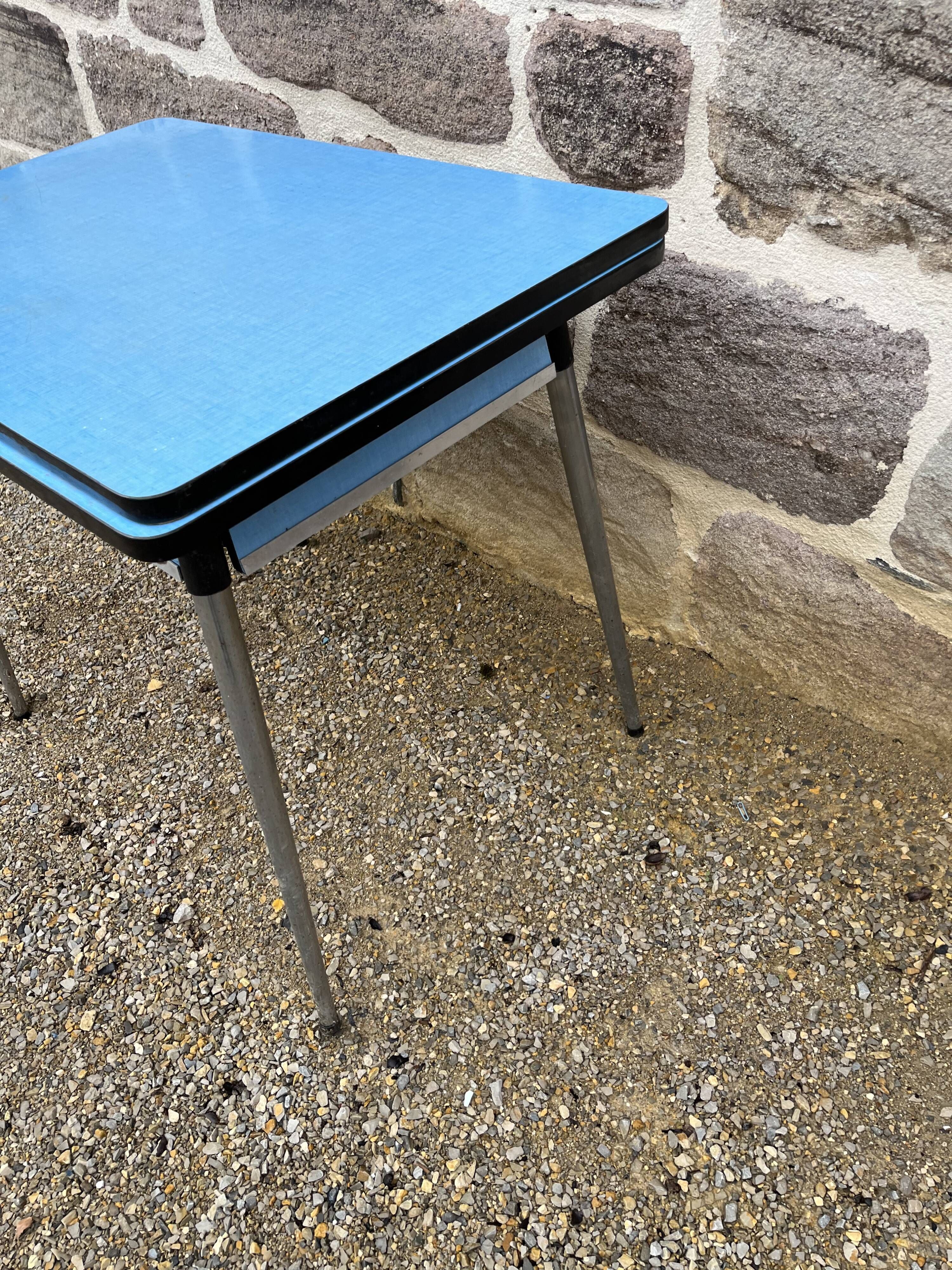 Table formica