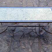 Table basse laiton et or dlg Maison Bagues annees 70