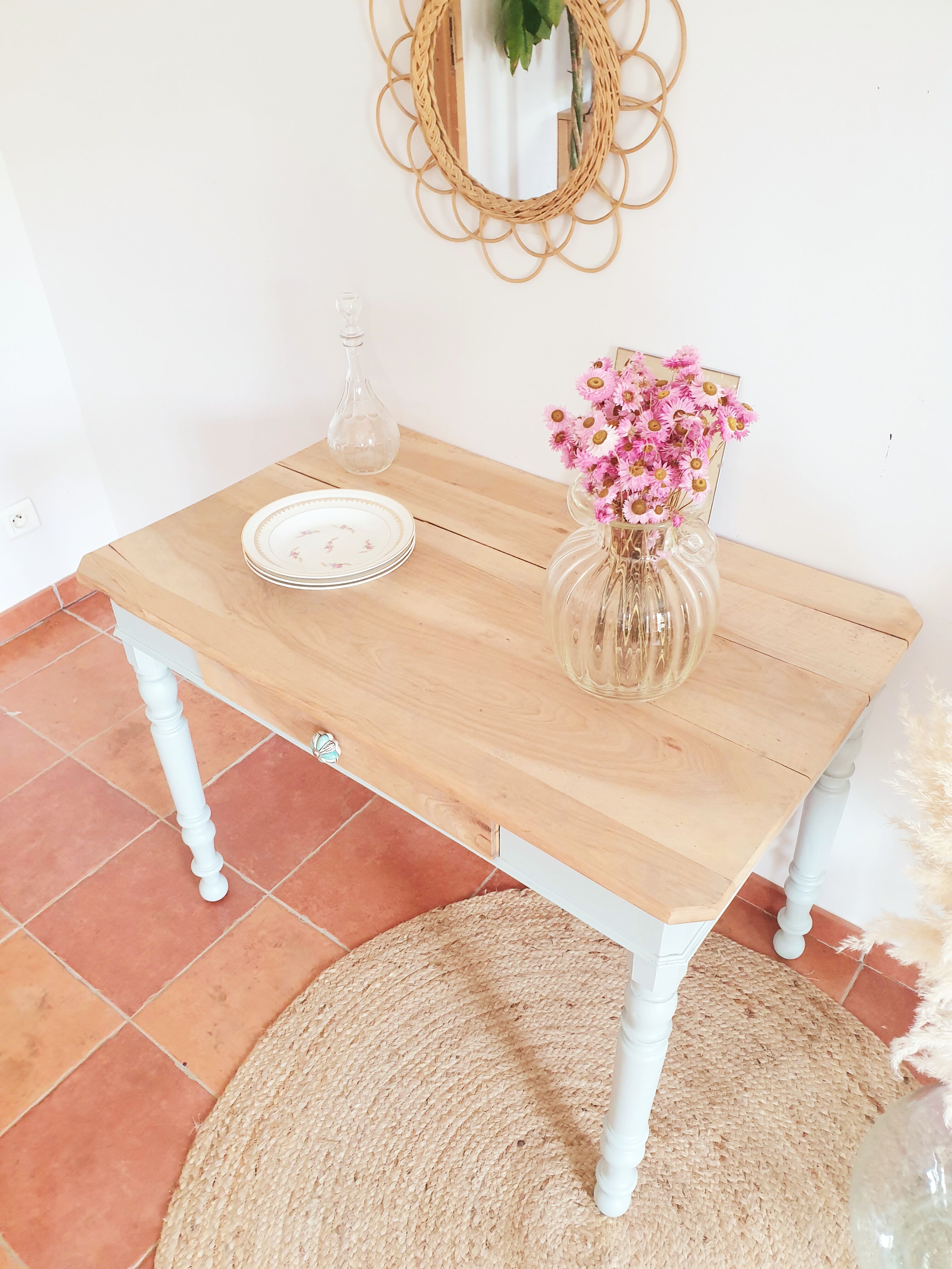 Nice old table/old desk