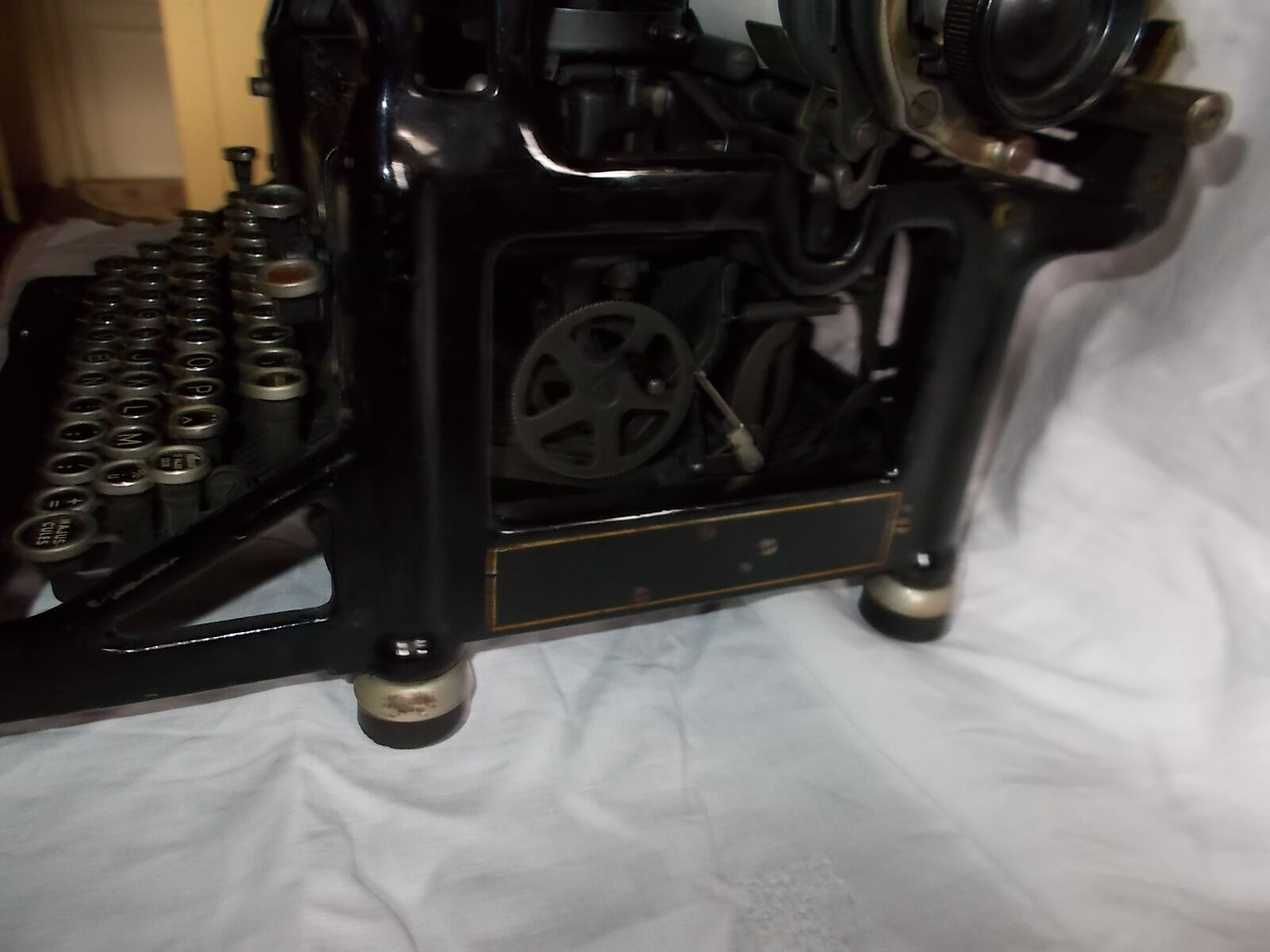 UNDERWOOD TYPEWRITER