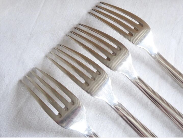Silver metal forks, BB