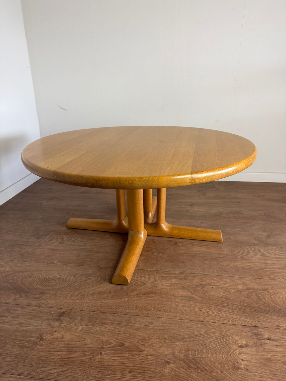 Scandinavian round coffee table in elm – Dyrlund, Denmark