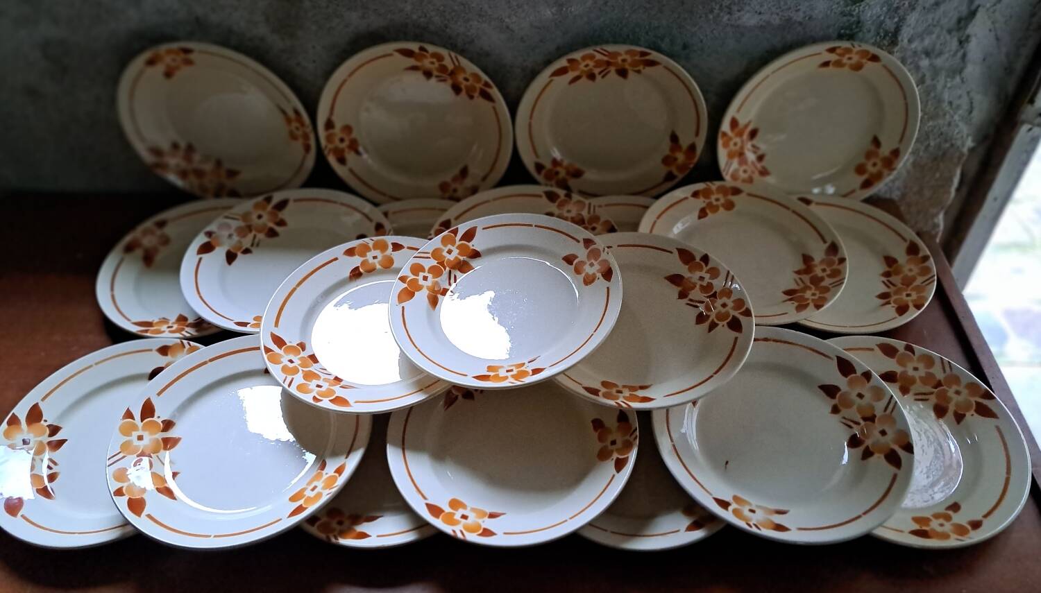 Suite of 21 stencilled plates