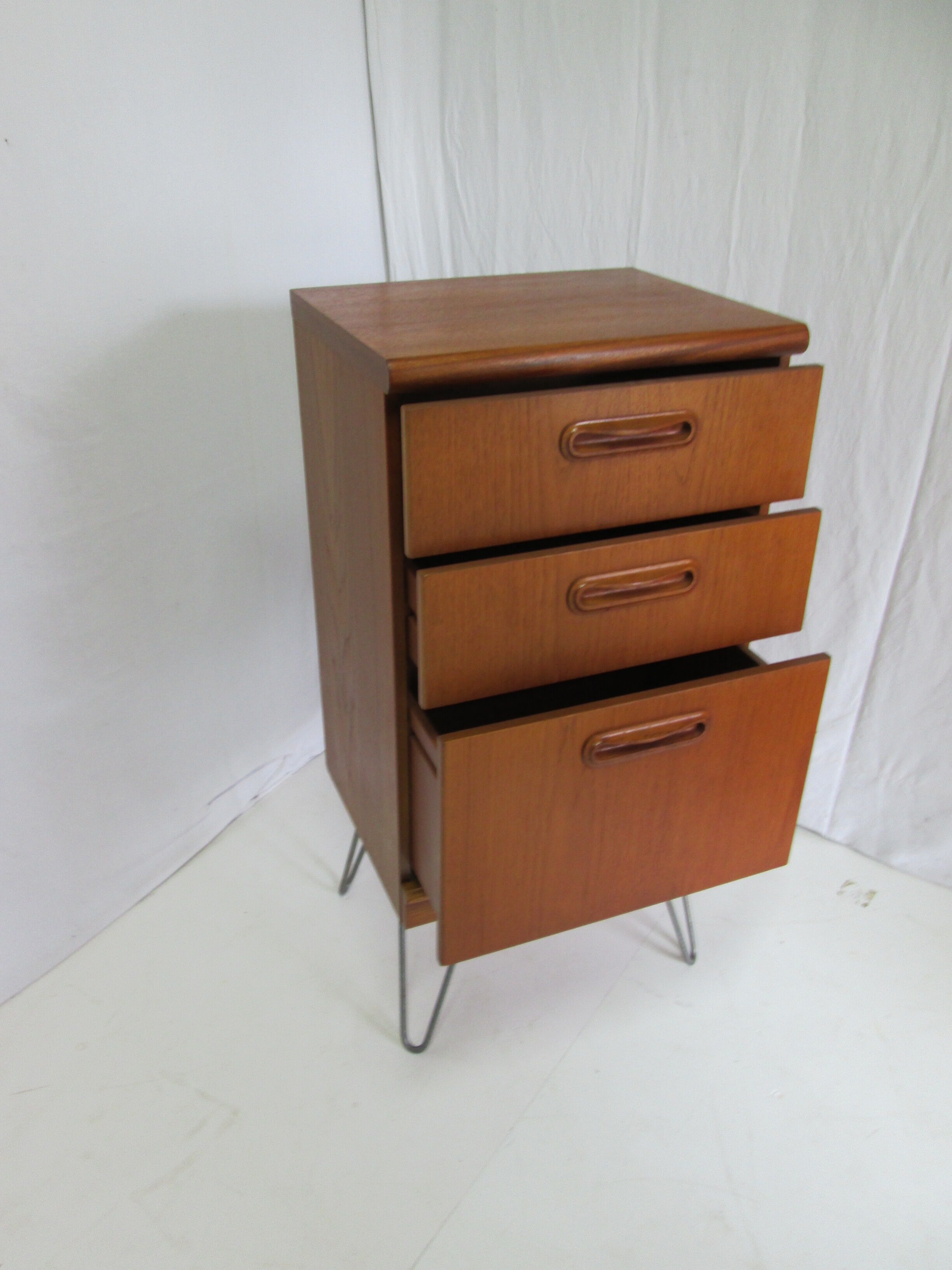 Vintage chest of drawers