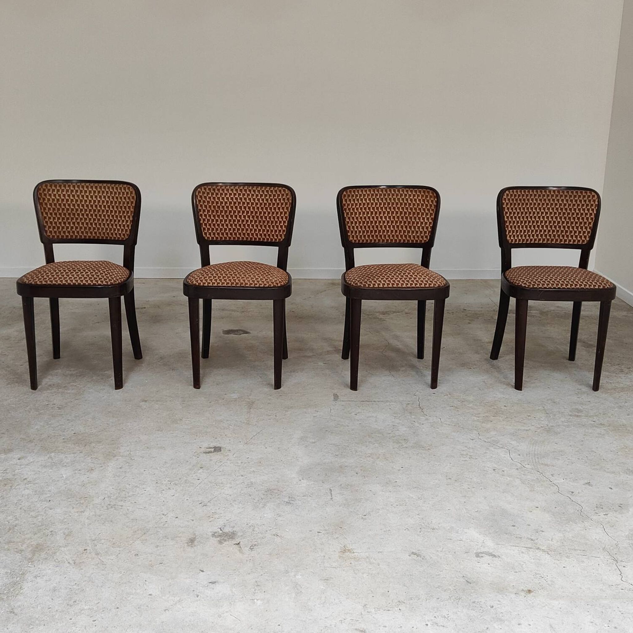 Lot de 4 chaises Thonet art déco 1930, tissu et noyer