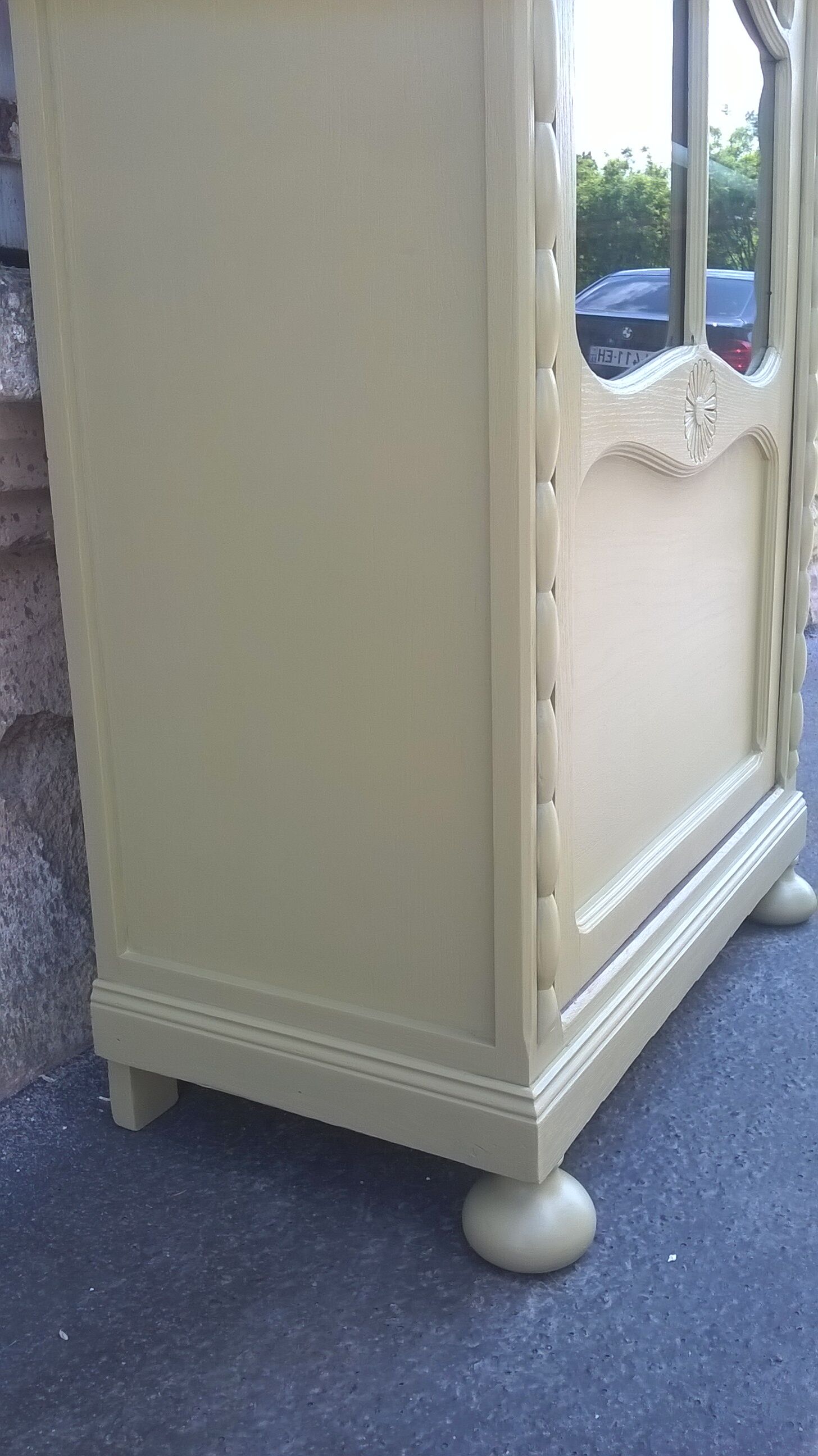 Parisian showcase cabinet 1930