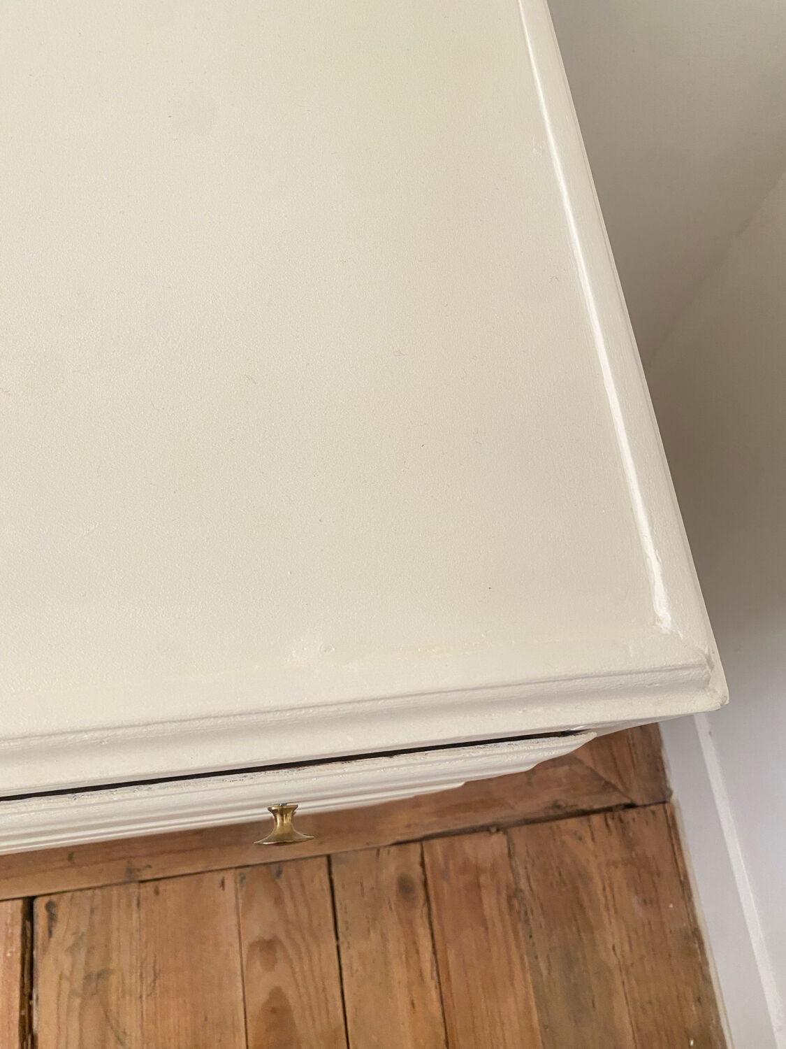 Vintage commode with moustache legs