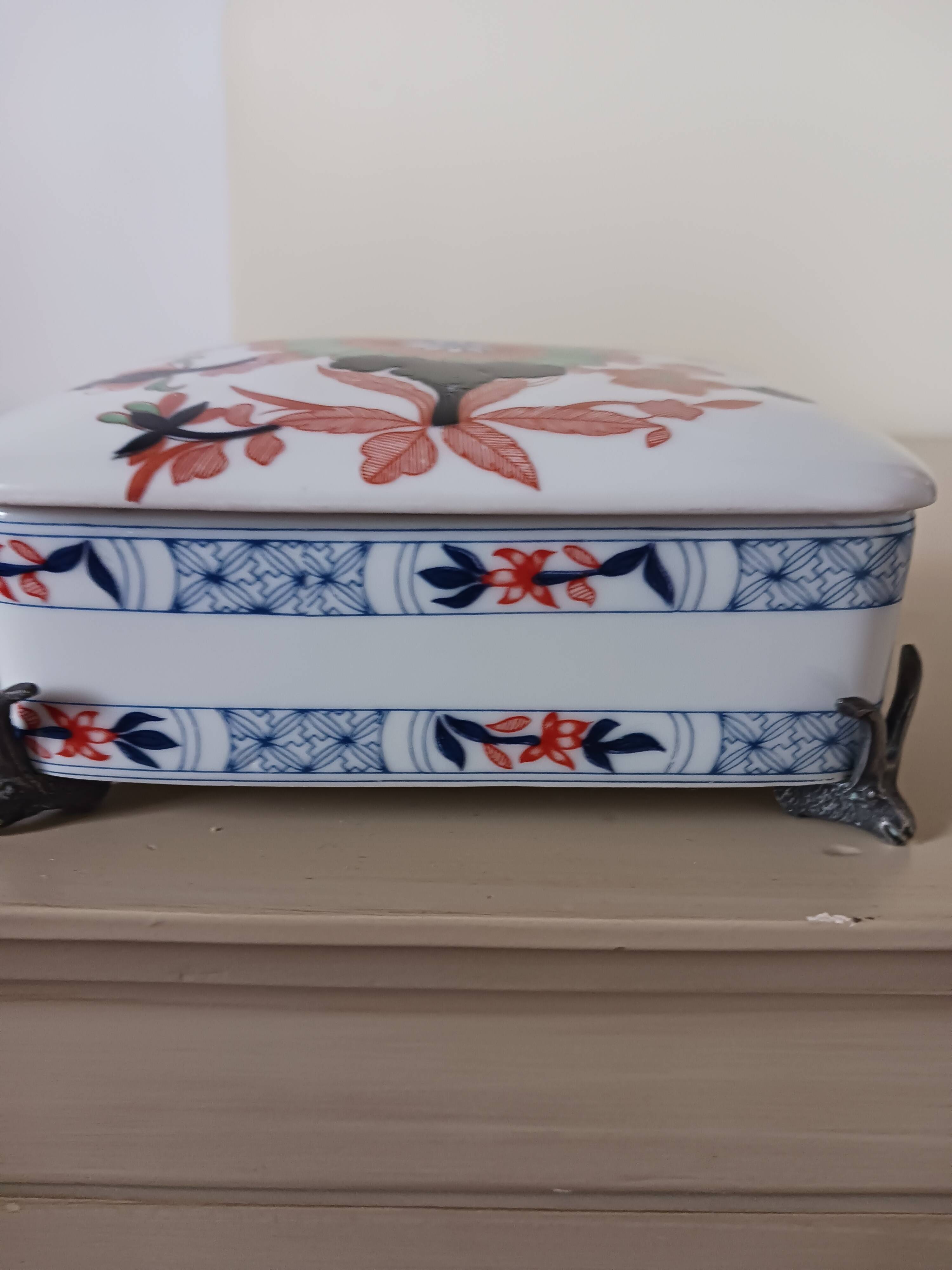 Ulysse Paris porcelain box