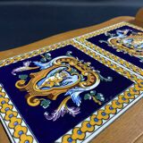 Plateau de service en hêtre et carreaux faïence de Gien décor Renaissance