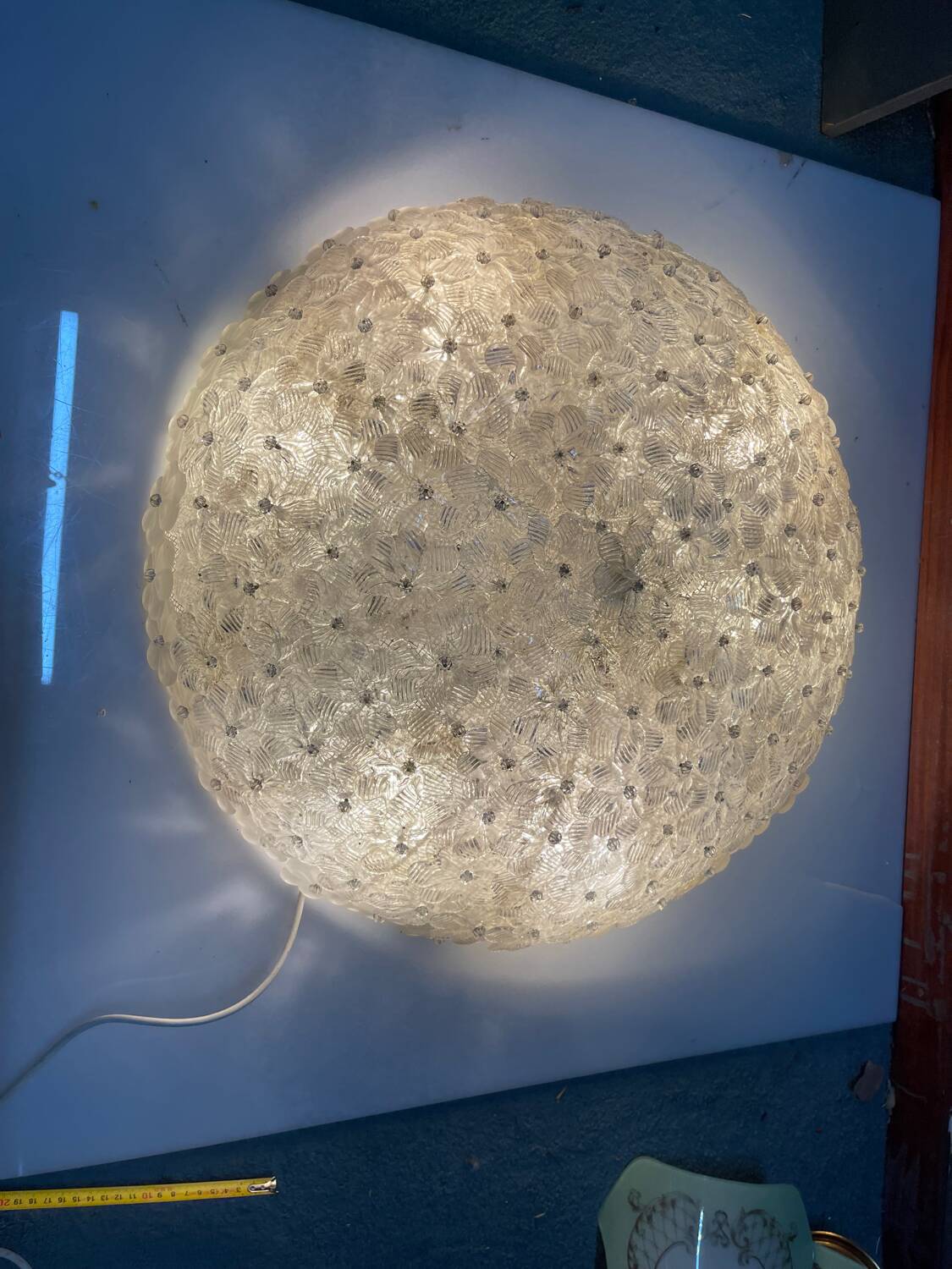 Plafonnier en verre de Murano en forme de fleur extra large par Archimede Seguso, années 1960.