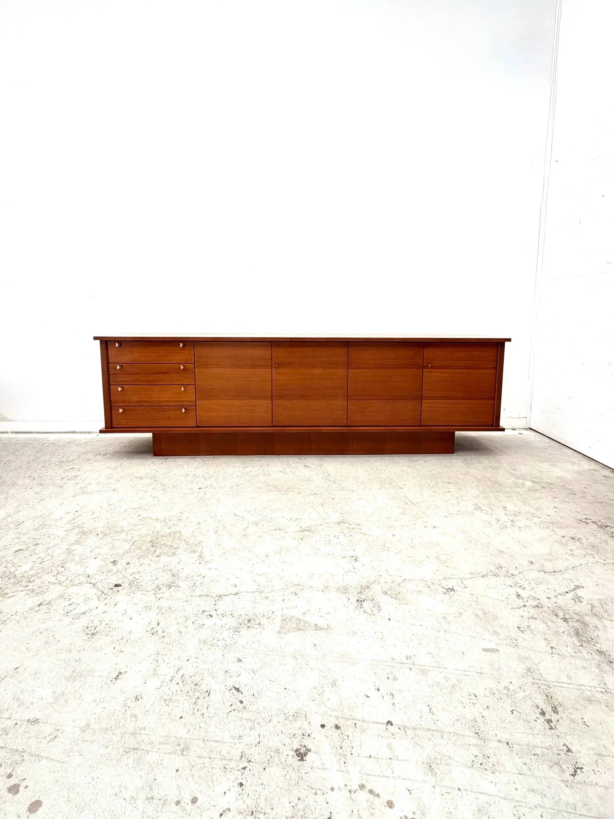 Enfilade by Robert DEBIEVE in mahogany veneer and brass, France 1950.
