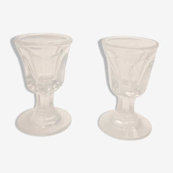 Deux verres de bar anciens