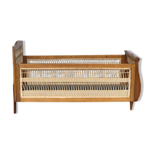 lit enfant en osier vintage