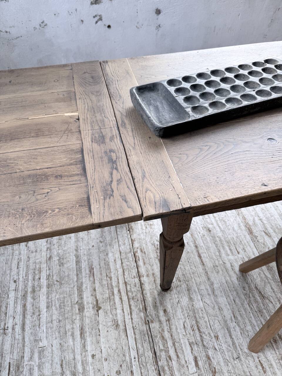 Solid oak farmhouse table with integrated extensions 1950