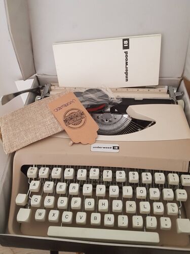 Machine à écrire underwood 18 vintage