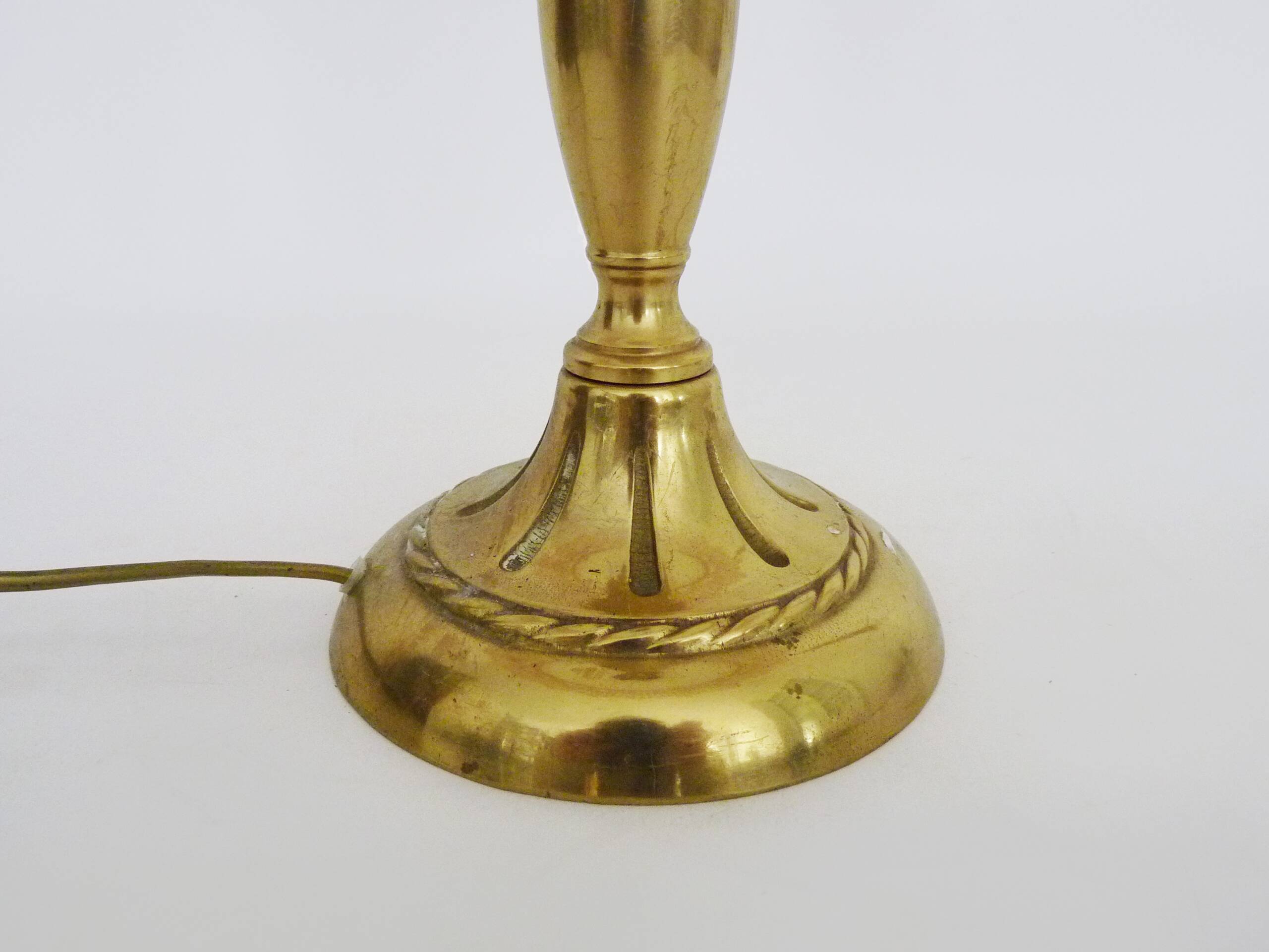 Lampe de table, lampe de chevet 2 feux, pied laiton, globe et perles rose