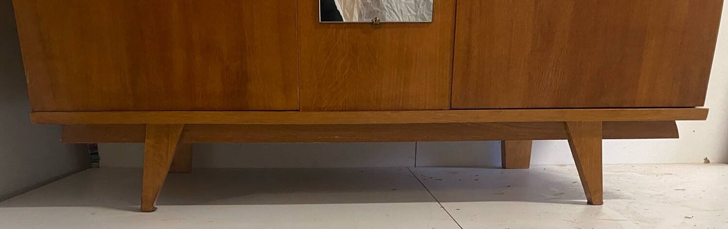 Armoire vintage pieds compas