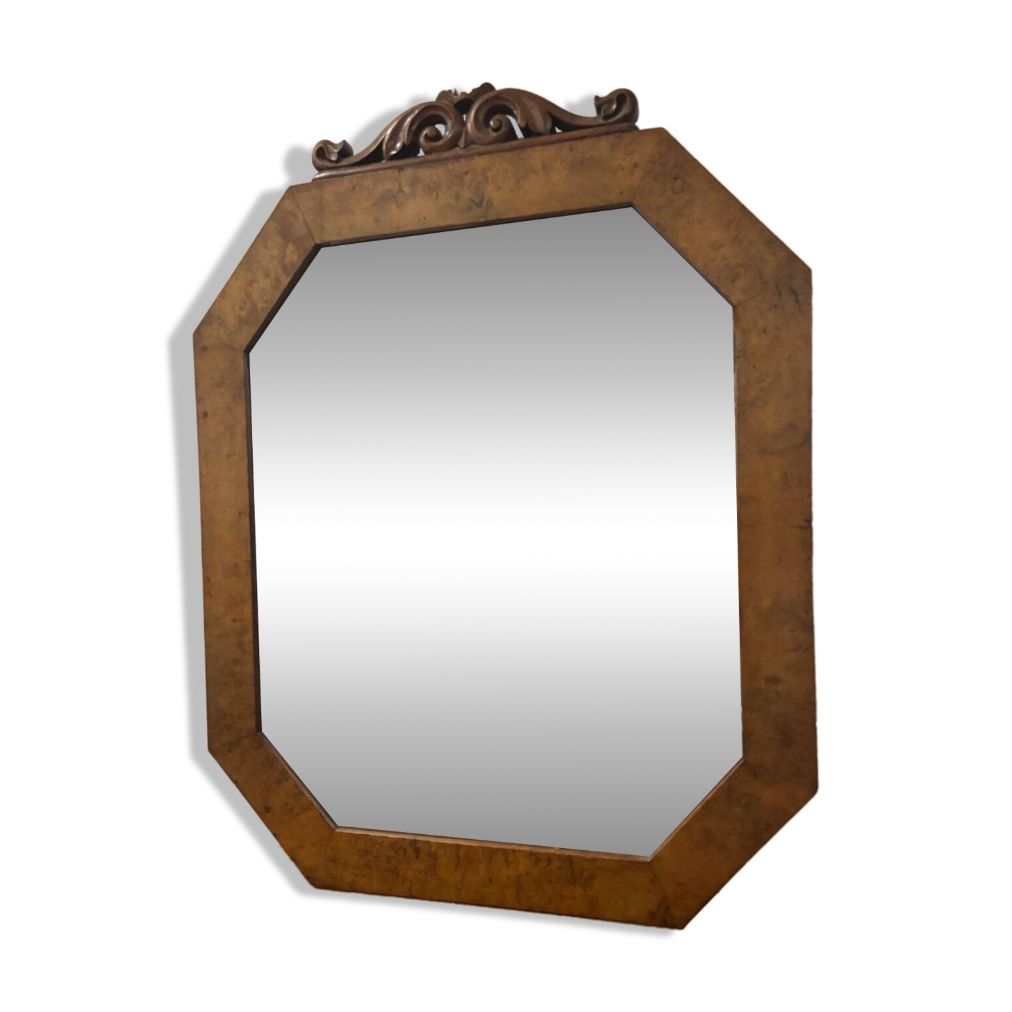 Miroir octogonal ancien - Bois de ronce & fronton sculpté à volutes