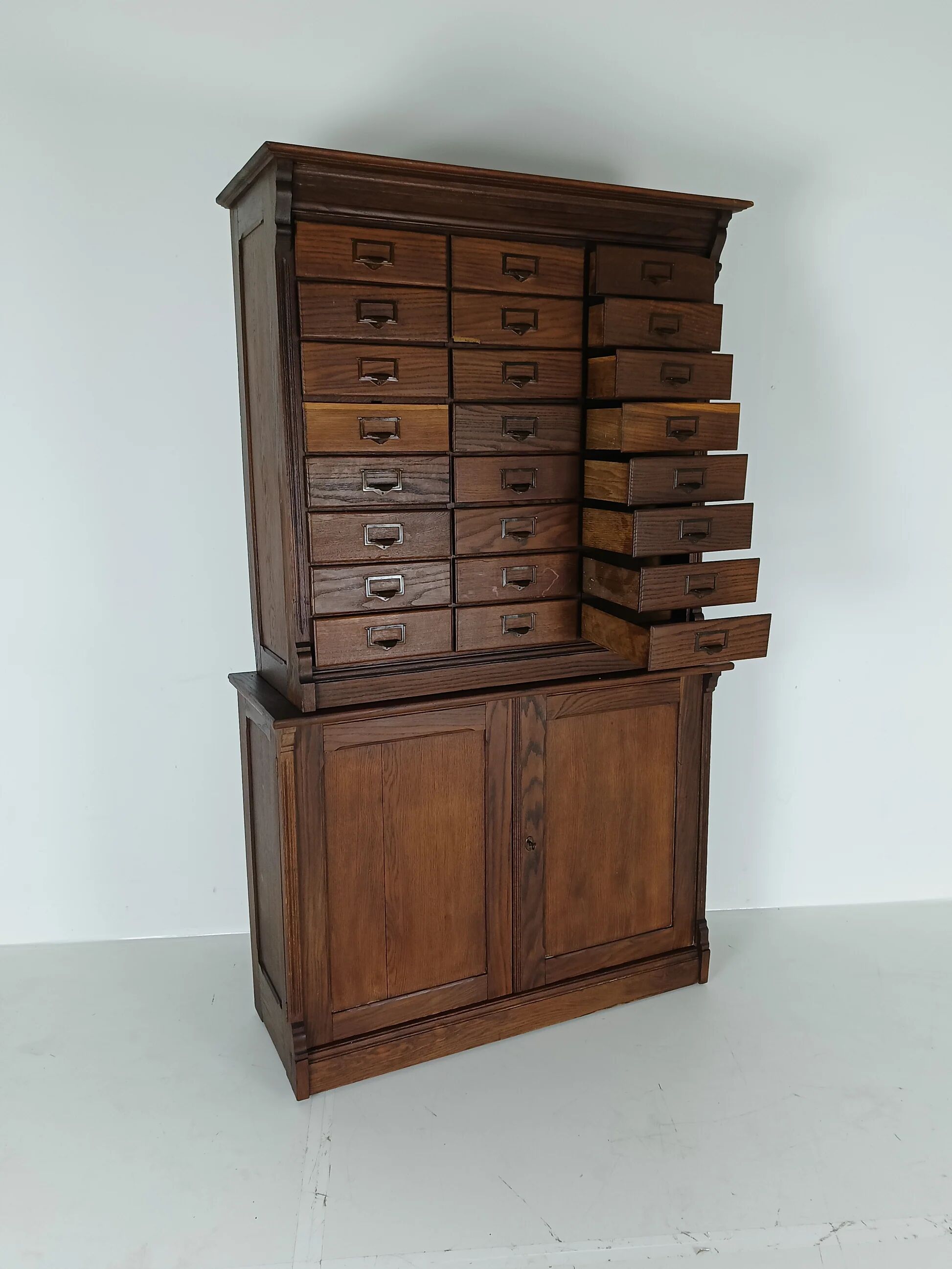 Cabinet de notaire ancien