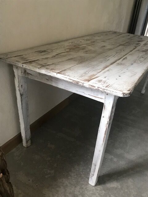 White patinated farmhouse table