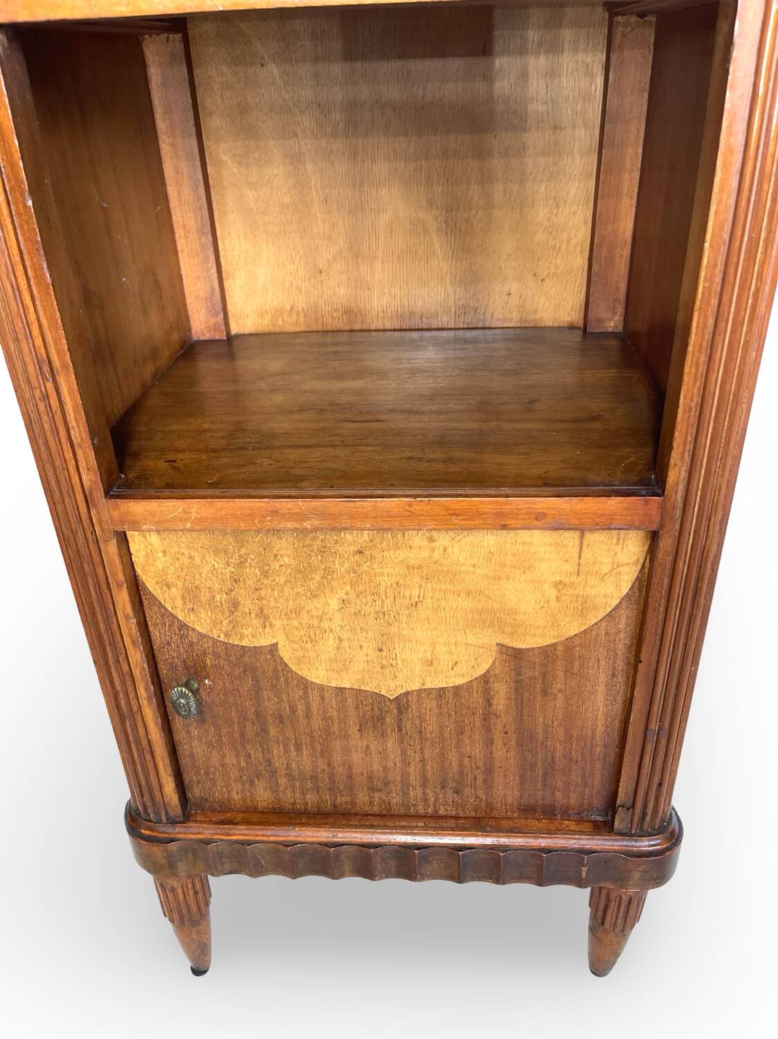 Tables de chevet italiennes en placage d'acajou avec de splendides