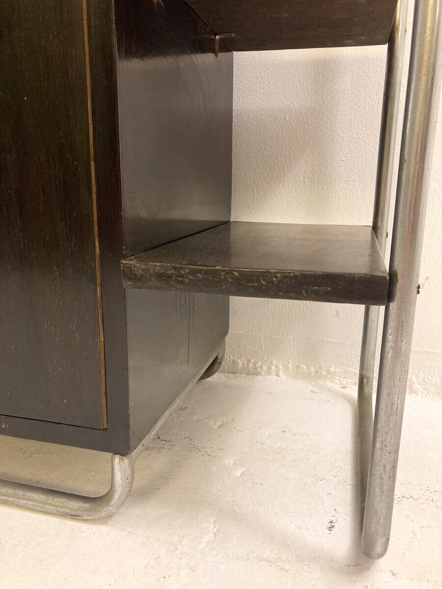 Modernist furniture in wood and tubular metal, 1920s