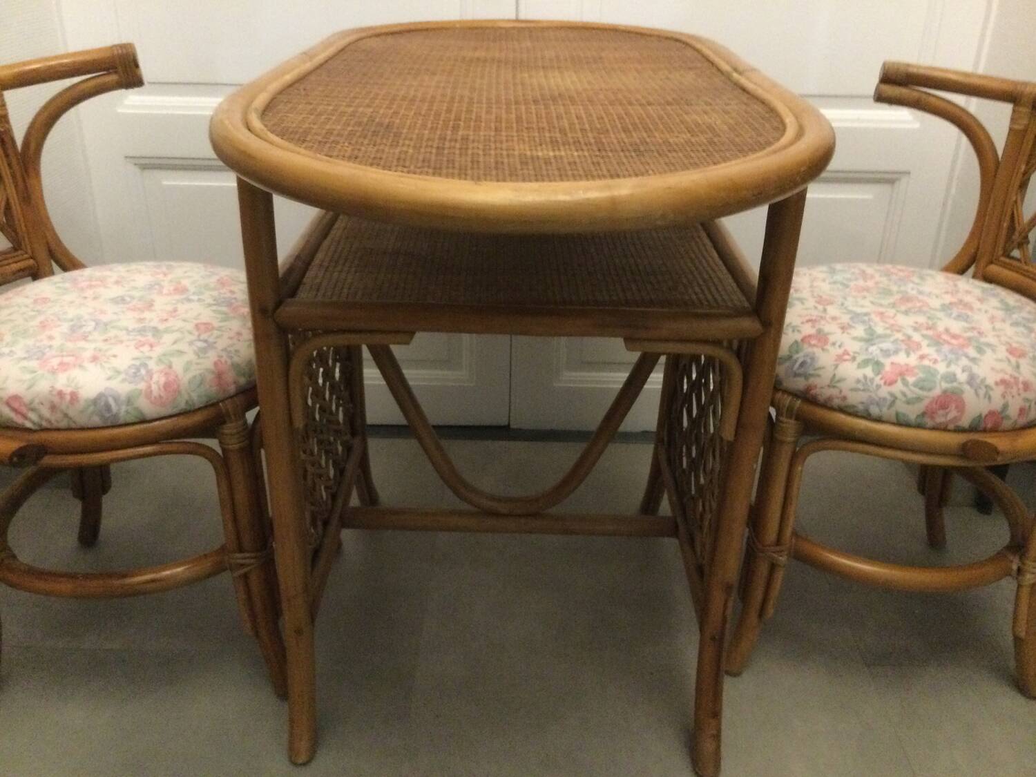 Table and 2 armchairs set in rattan and wicker, 70s/80s