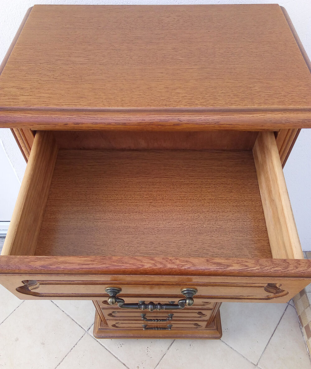 Chest of drawers