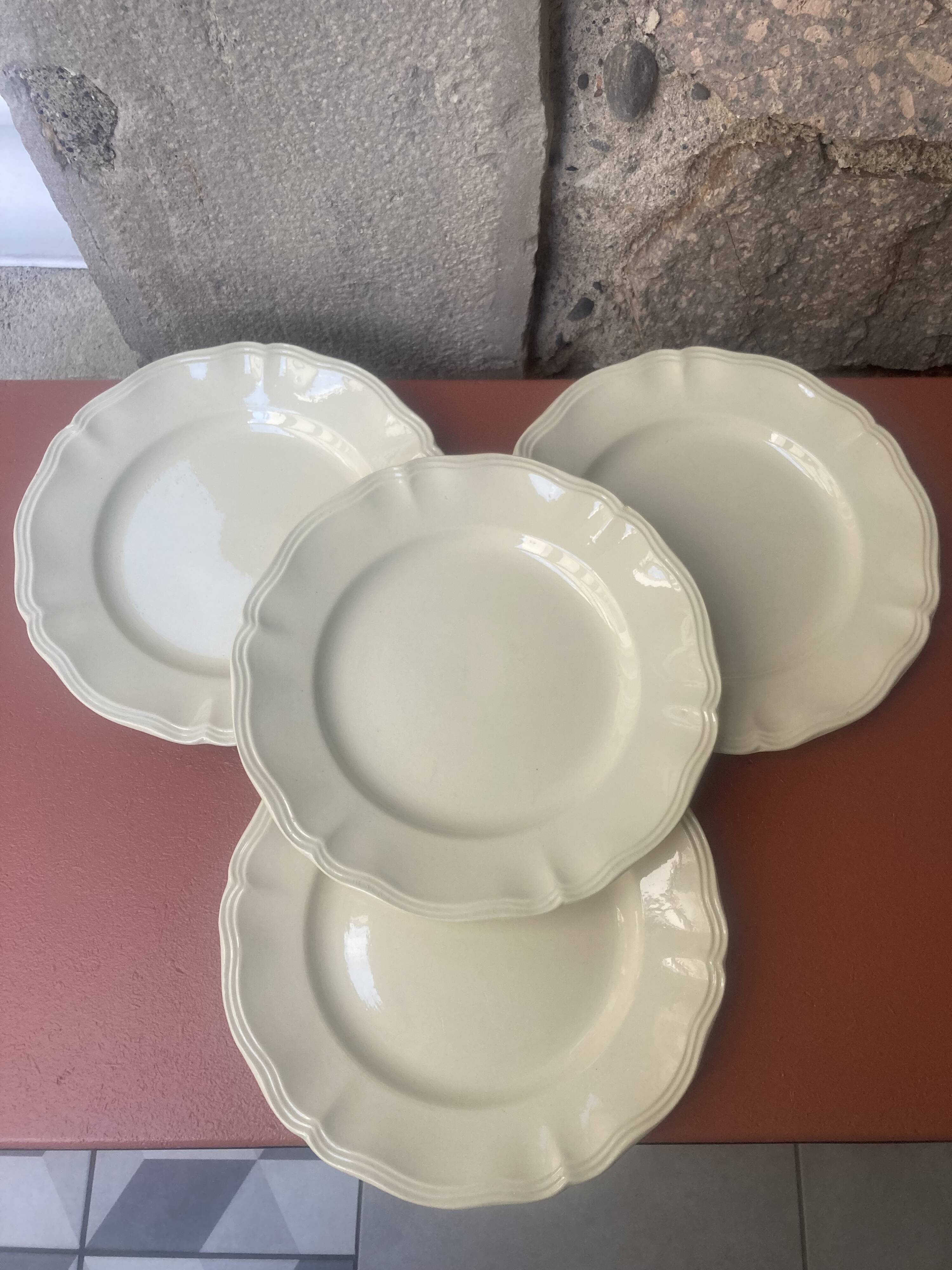 Set of 4 ivory digoin sarreguemines flat plates with gadroons