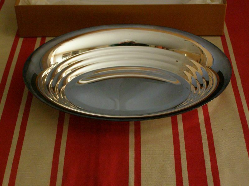 Oval hollow plate in silver metal 5%, Goldsmithing "St Médard Orfèvres"