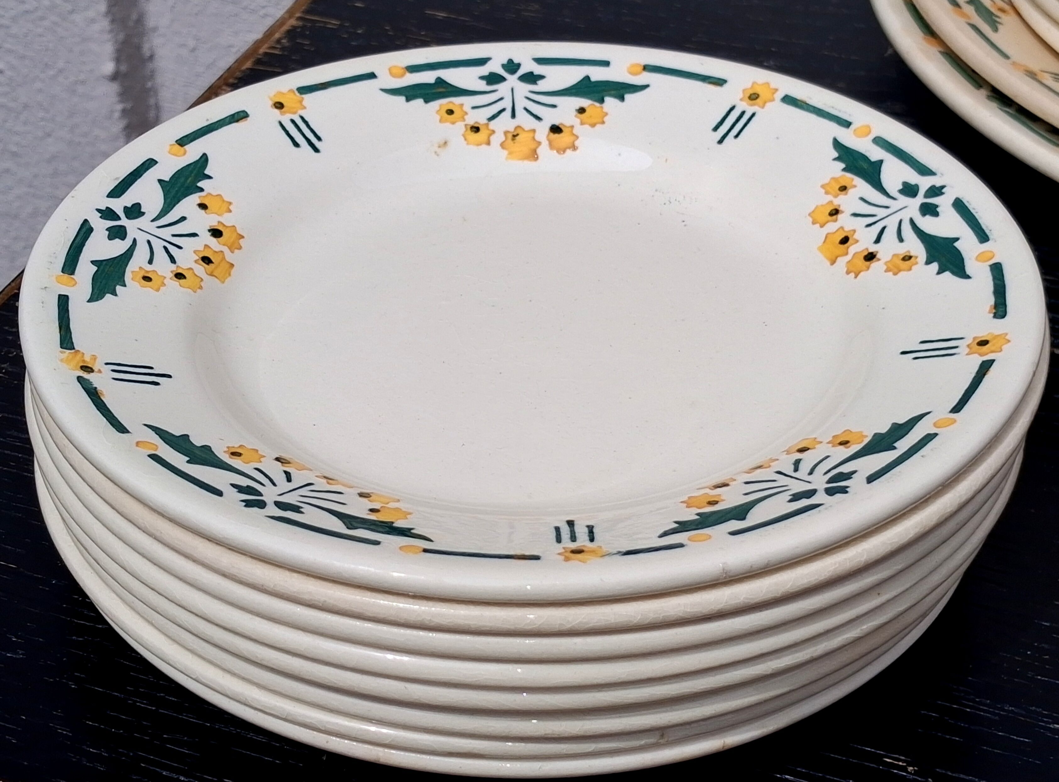 Dining table service, ironstone, Choisy le Roi